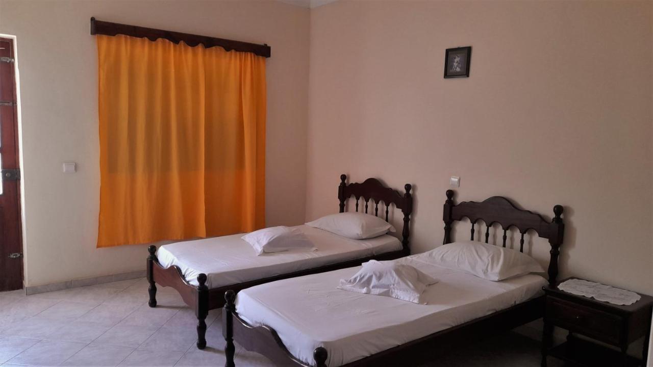 Residencial Rosa Criola Bed and Breakfast Sal Rei Buitenkant foto