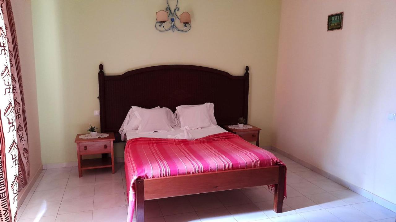 Residencial Rosa Criola Bed and Breakfast Sal Rei Buitenkant foto