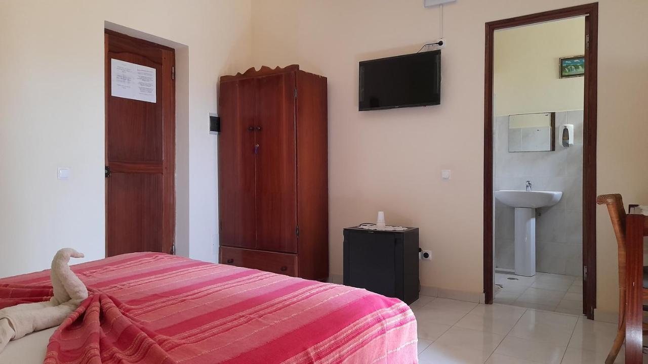 Residencial Rosa Criola Bed and Breakfast Sal Rei Buitenkant foto