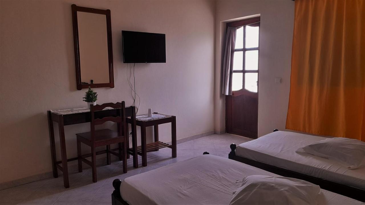 Residencial Rosa Criola Bed and Breakfast Sal Rei Buitenkant foto